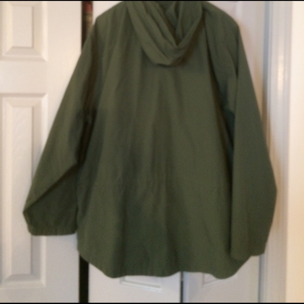 LL Bean light weight Anorak jacket