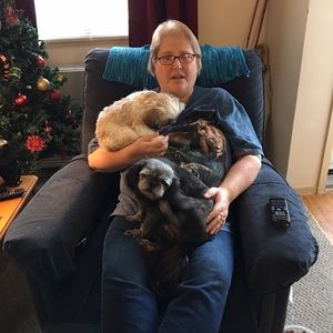 Meet your Posher, Angie