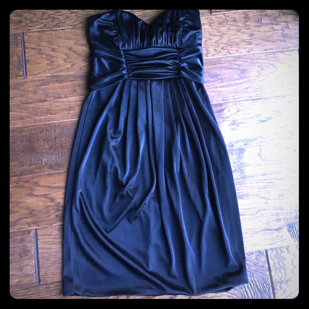 🖤 Sweetheart neckline strapless dress 🖤