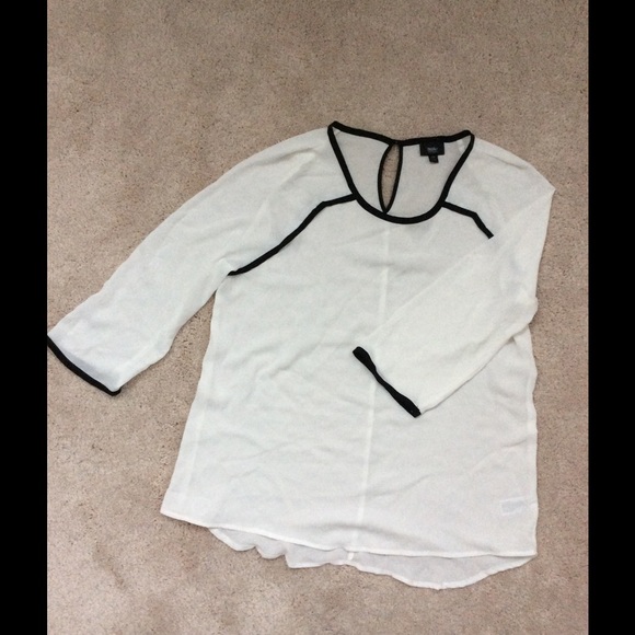 Black and white blouse - Picture 1 of 2