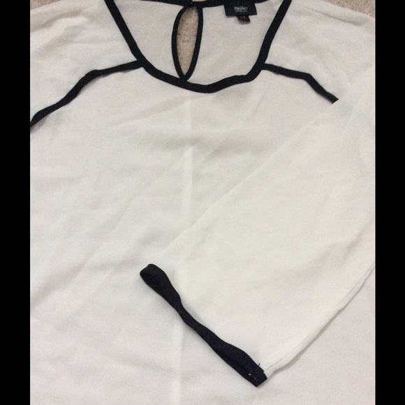 Black and white blouse - Picture 2 of 2