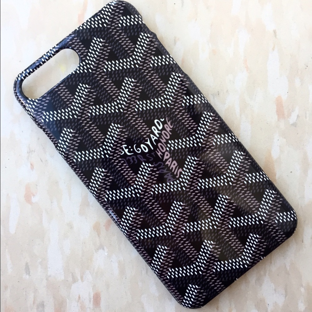 Goyard black case!