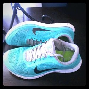 Lowest price!TIFFANY BLUE  NIKE FREE RUNNING 7.5