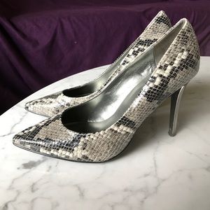 GUESS snakeskin pumps