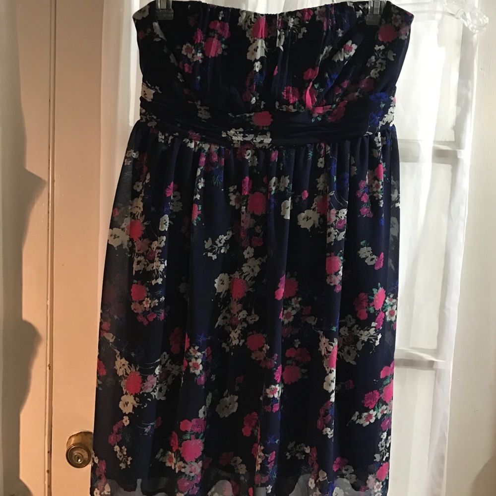 EUC Strapless Floral Dress. Fits beautifully!