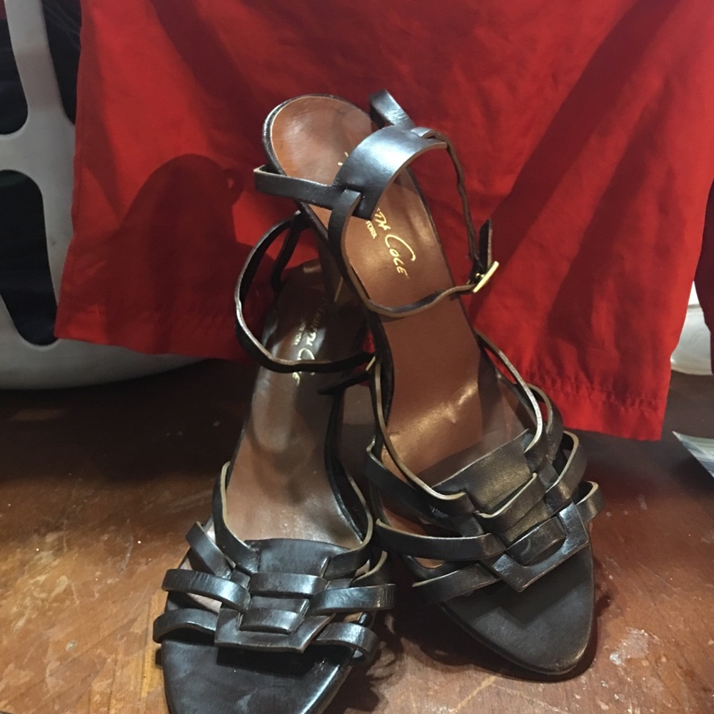 Kenneth Cole ankle strap leather heels