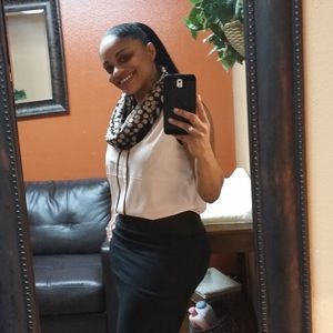 Meet your Posher, Monica