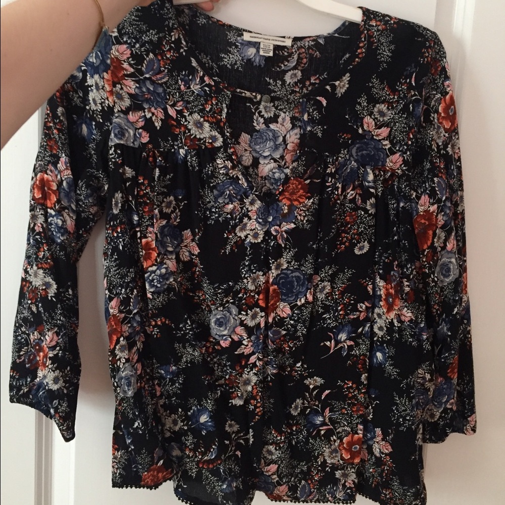 American Eagle Floral Blouse (NWOT)