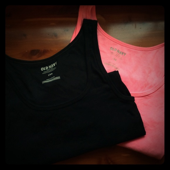 Old Navy Tops - Old Navy 2 tanks for the price of 1!! 😎