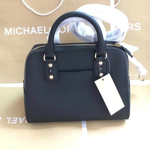 👜👑MK Saffiano satchel👜black - Picture 7 of 7