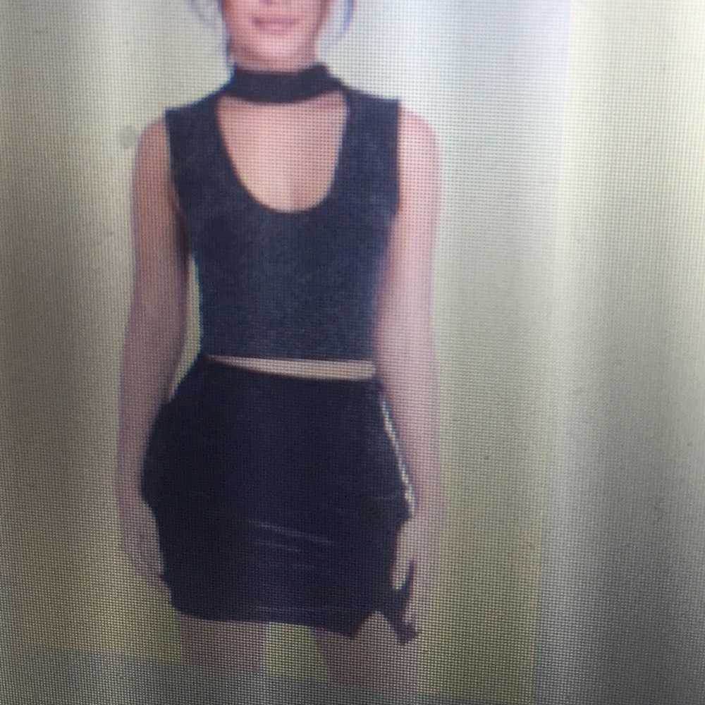 Pretty little thing black cut out choker top S/4
