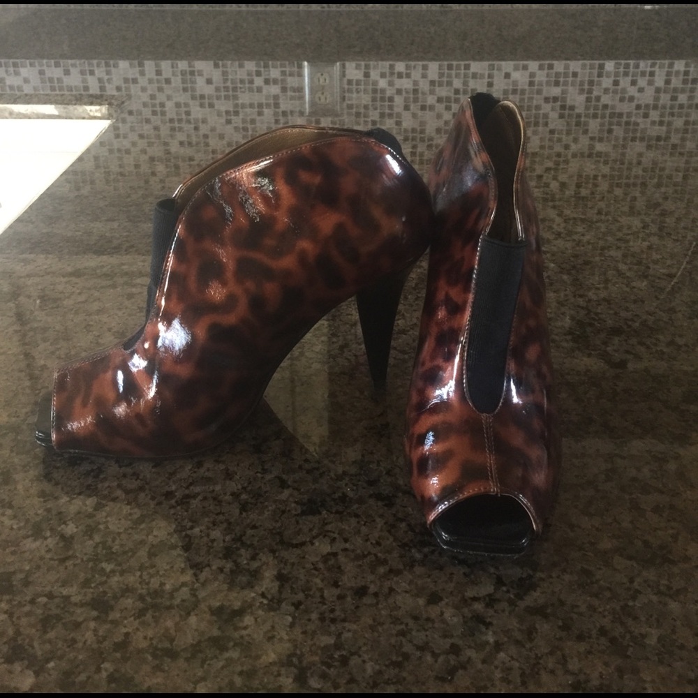 Sergio Zelcer peep toe booties