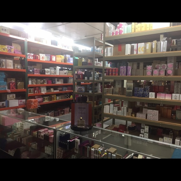 Fragrances at wholesale prices ! - Picture 1 of 2