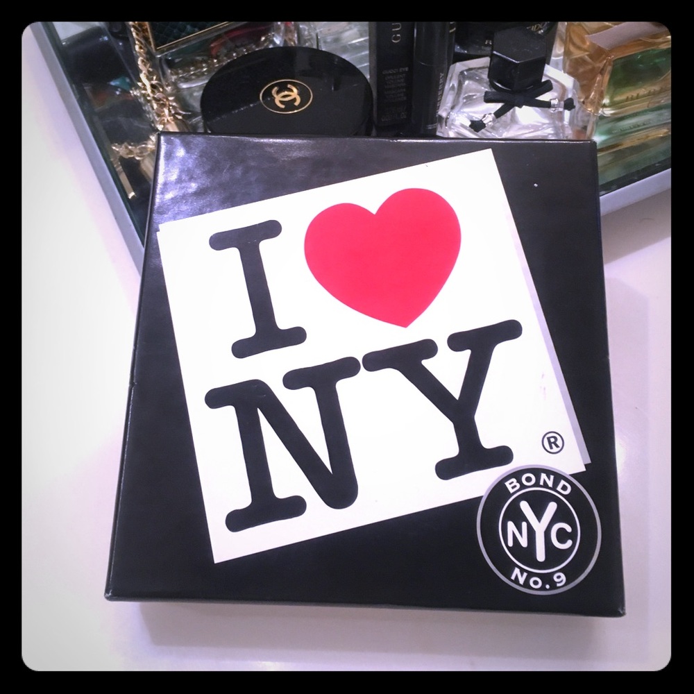 Bond NYC No 9