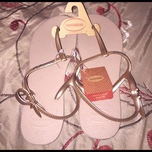 NWT HAVAIANAS SANDALS