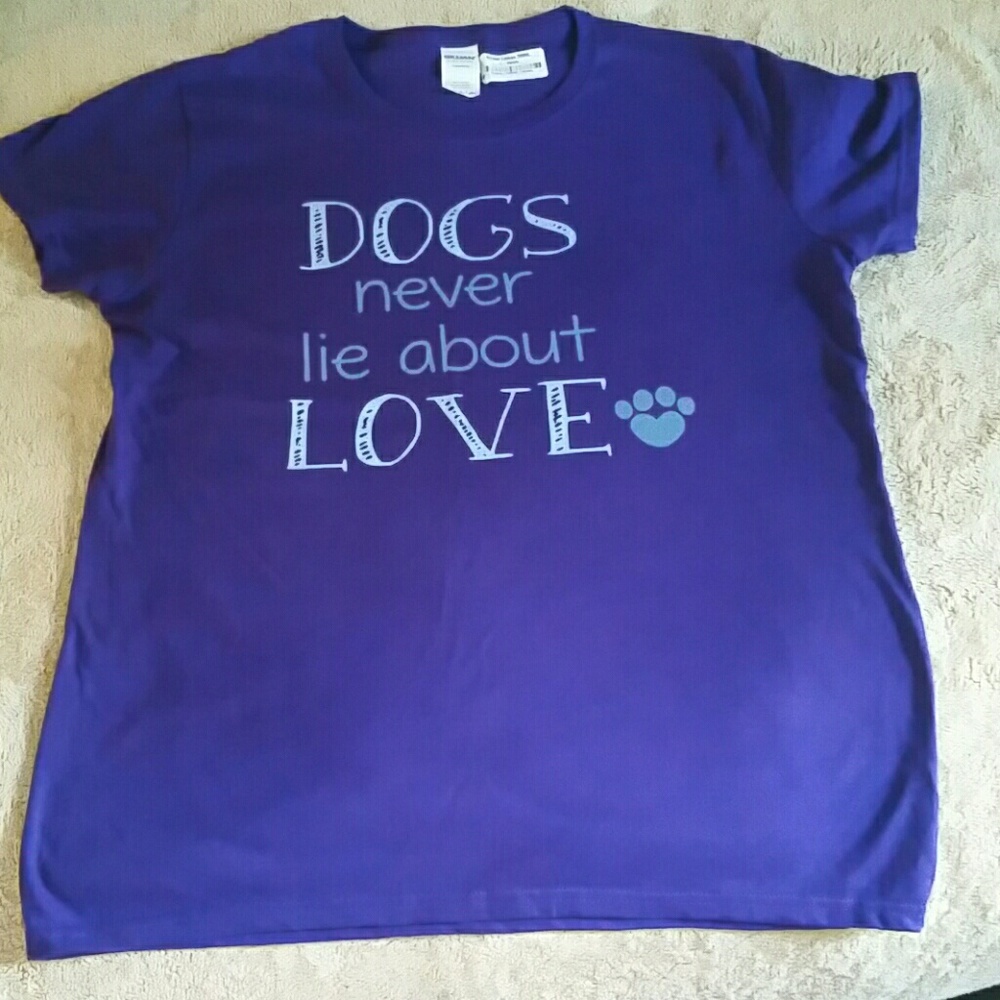 Brand new Dog lovers t shirt