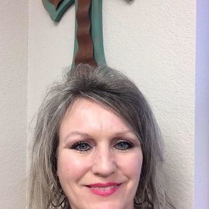 Meet your Posher, Lorie