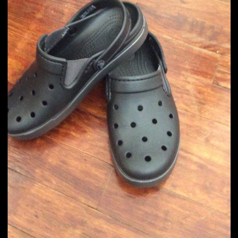 CROCS
