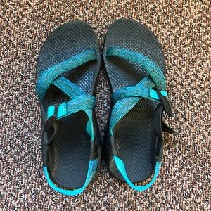 women's chacos size 7