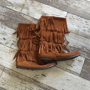 Minnetonka fringe boots