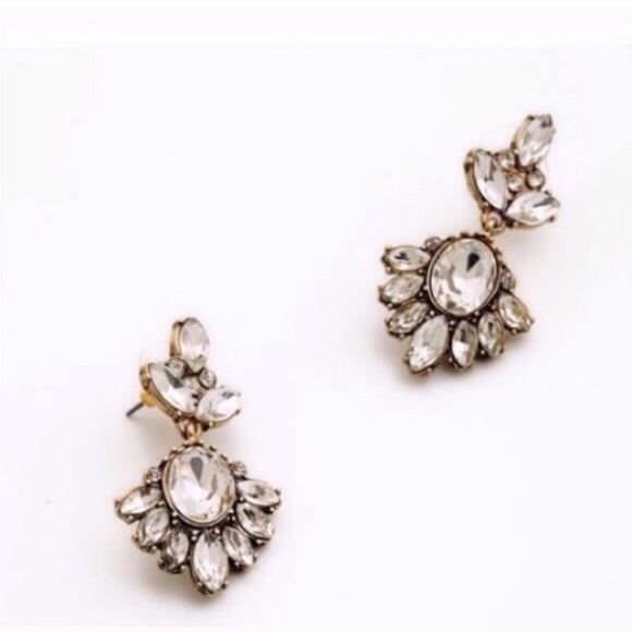 ❤️NEW IN❤️ Crystal Dangle Statement Earrings - Picture 2 of 3