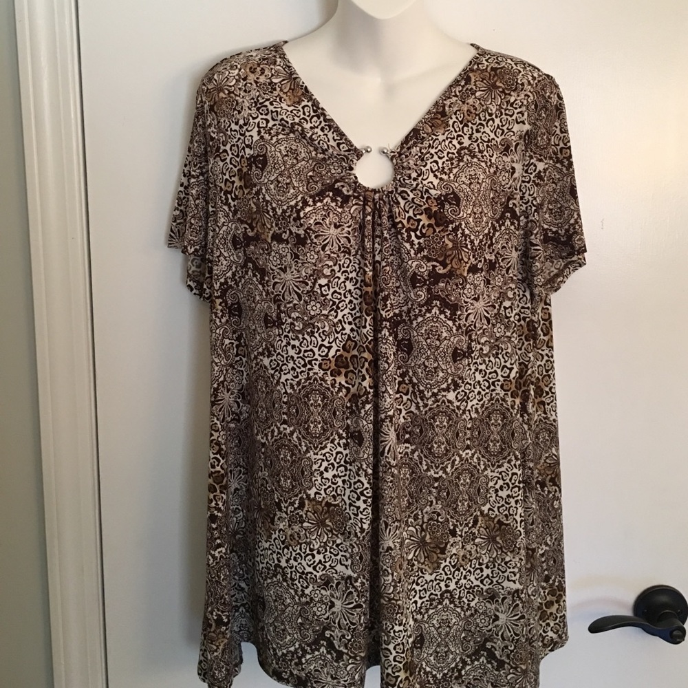 Brown shirt sleeve blouse