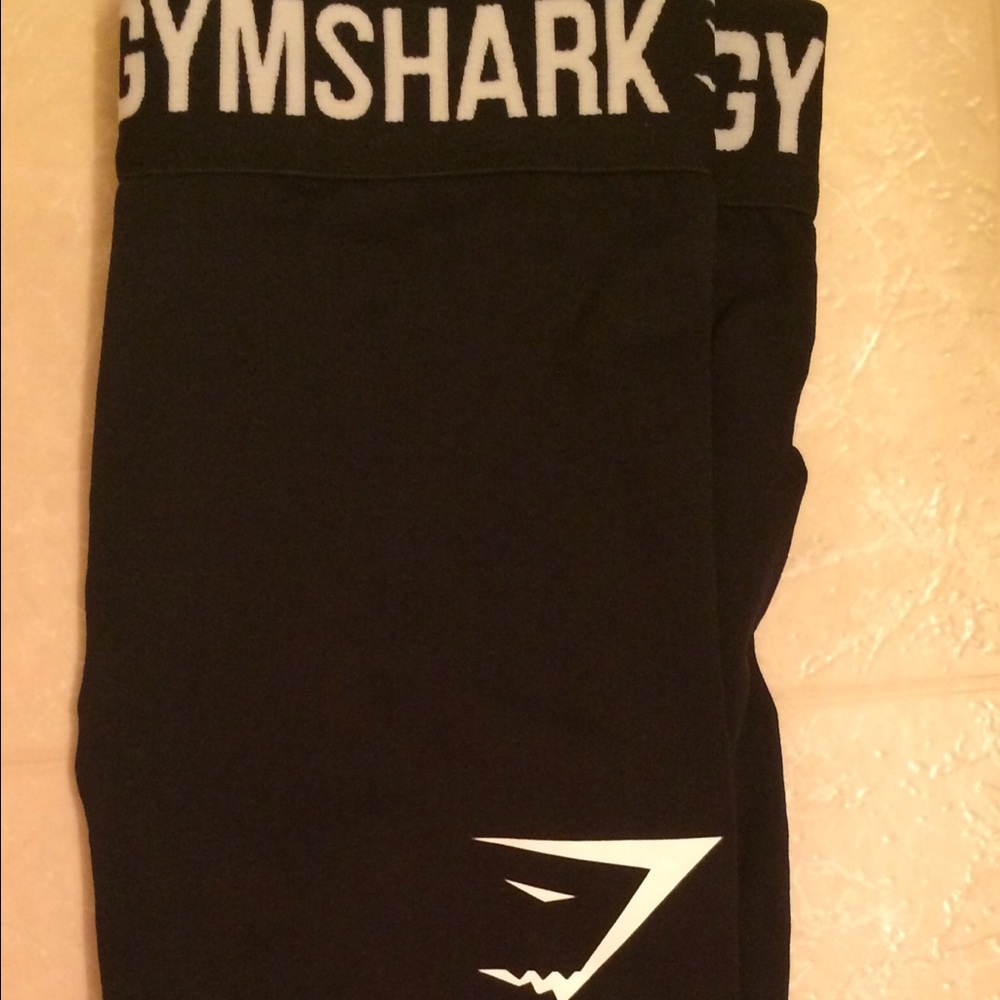 Gymshark form legging - medium- BUT recc forsmall