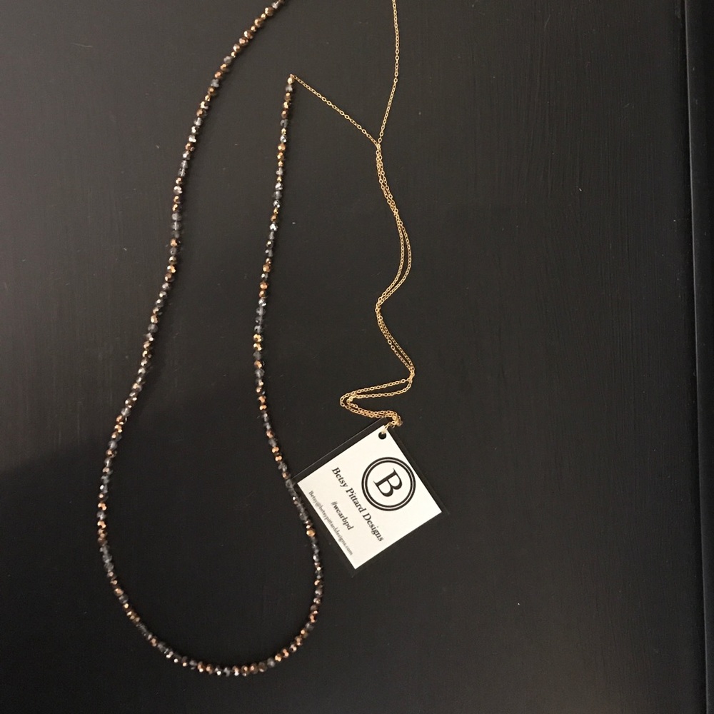 NWT Betsy Pittard Dainty necklace