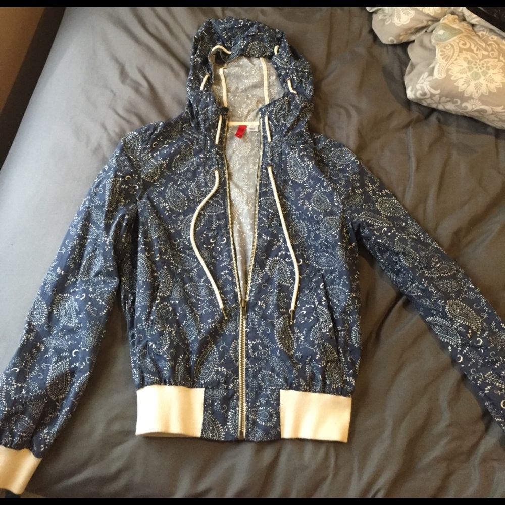 💥Price Drop AGAIN💥 Light Paisley Jacket
