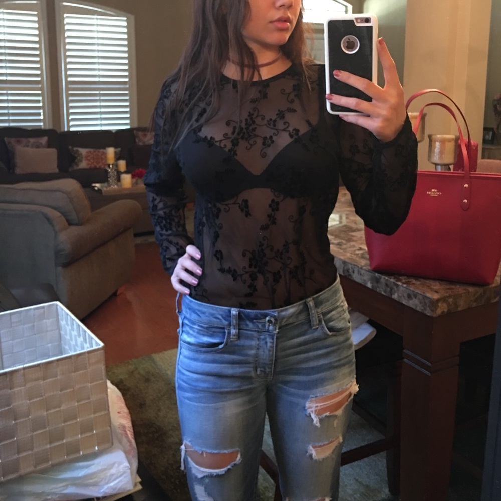 Black Floral mesh long sleeve top 🖤