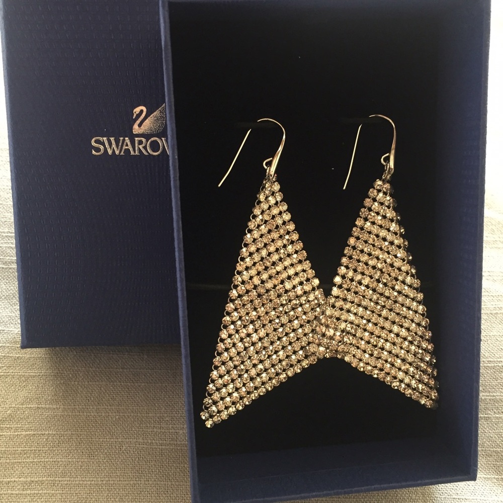 Swarovski  pierced earrings cryssna