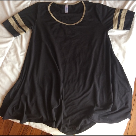 LuLaRoe Tops - LULAROE XS Perfect Tee