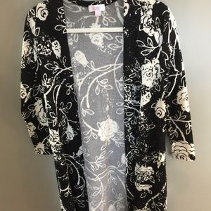 BNWT cream and black  floral Size S 🦄