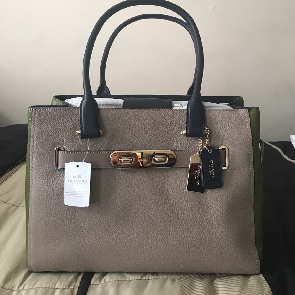 SOLD‼️ Authentic Coach Tote handbag