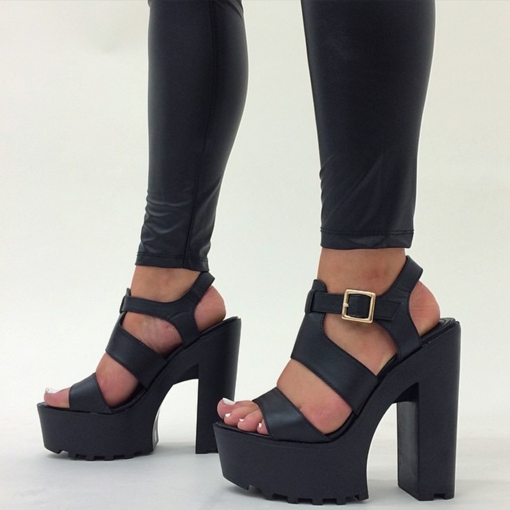 PD - "Lori" Black Cleated Heel Platform Sandal