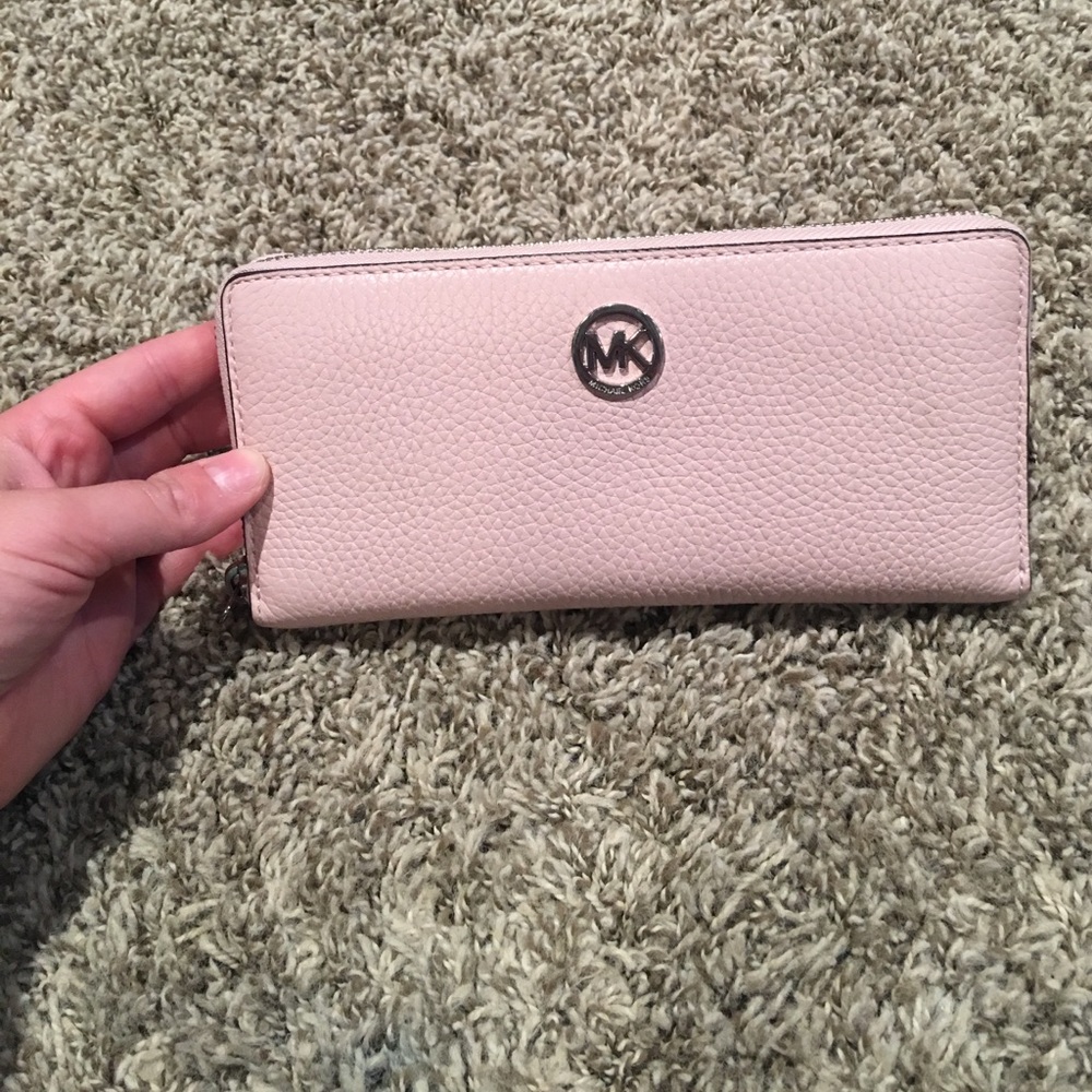 ***OPEN TO REASONABLE OFFERS*** MK wallet