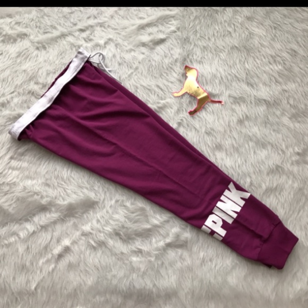 🆕NWT VS PINK berry gym pants