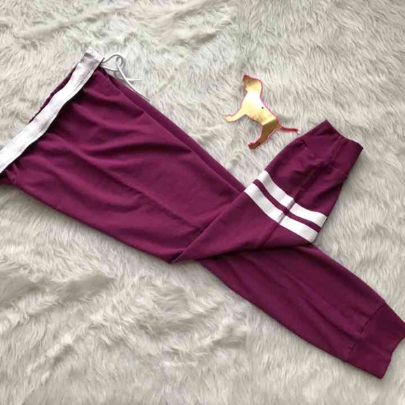 🆕NWT VS PINK berry gym pants - Picture 2 of 3