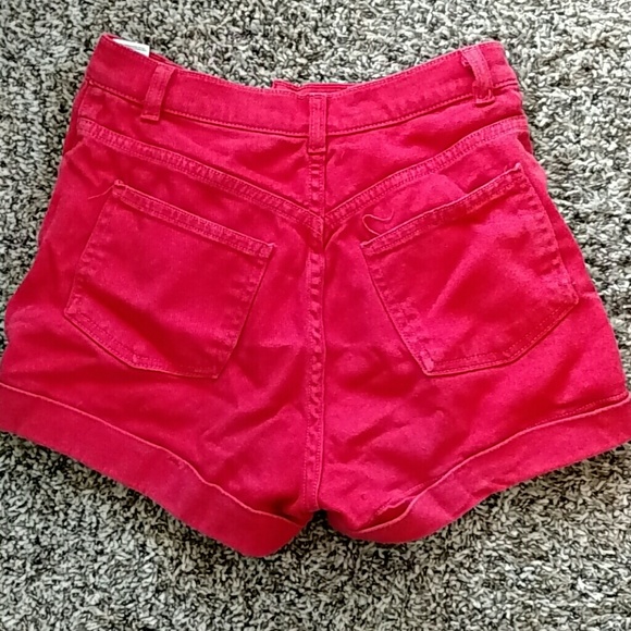Size 26/27 American apperal high waisted shorts - Picture 2 of 2
