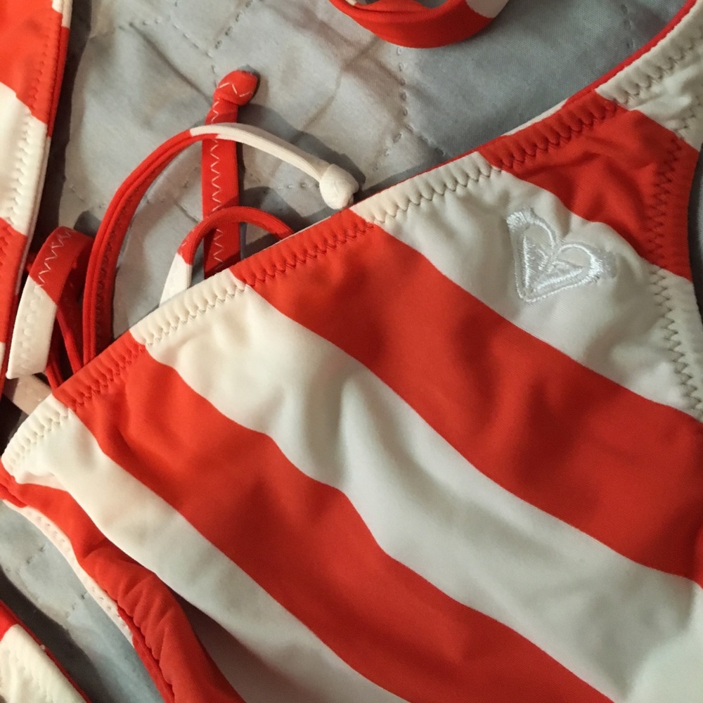 💜💜Reversible Roxy Bathing suit - Picture 2 of 2