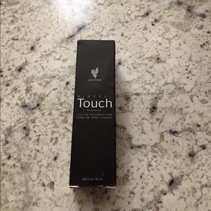 Younique Mineral Touch Foundation Chiffon