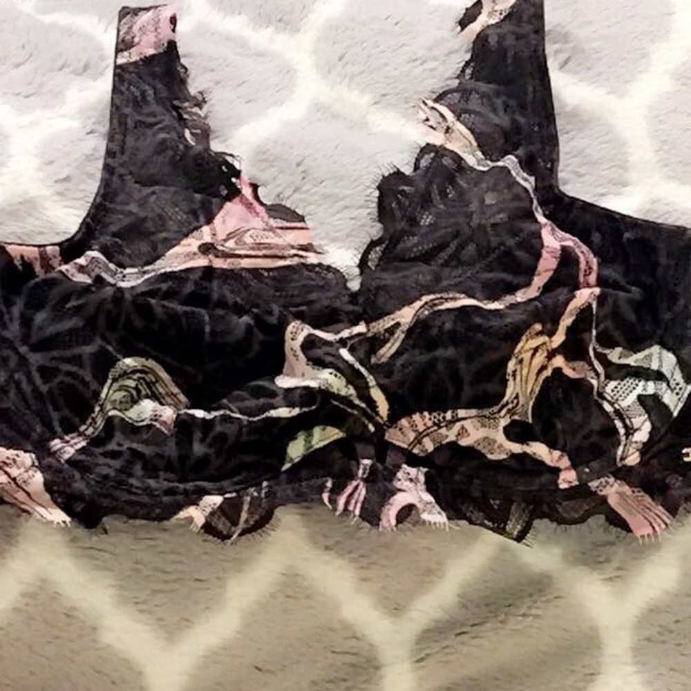 PINK by Victoria's Secret Date Unlined Bra.