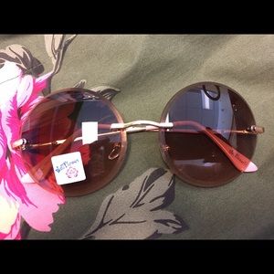 Round frame sunglasses