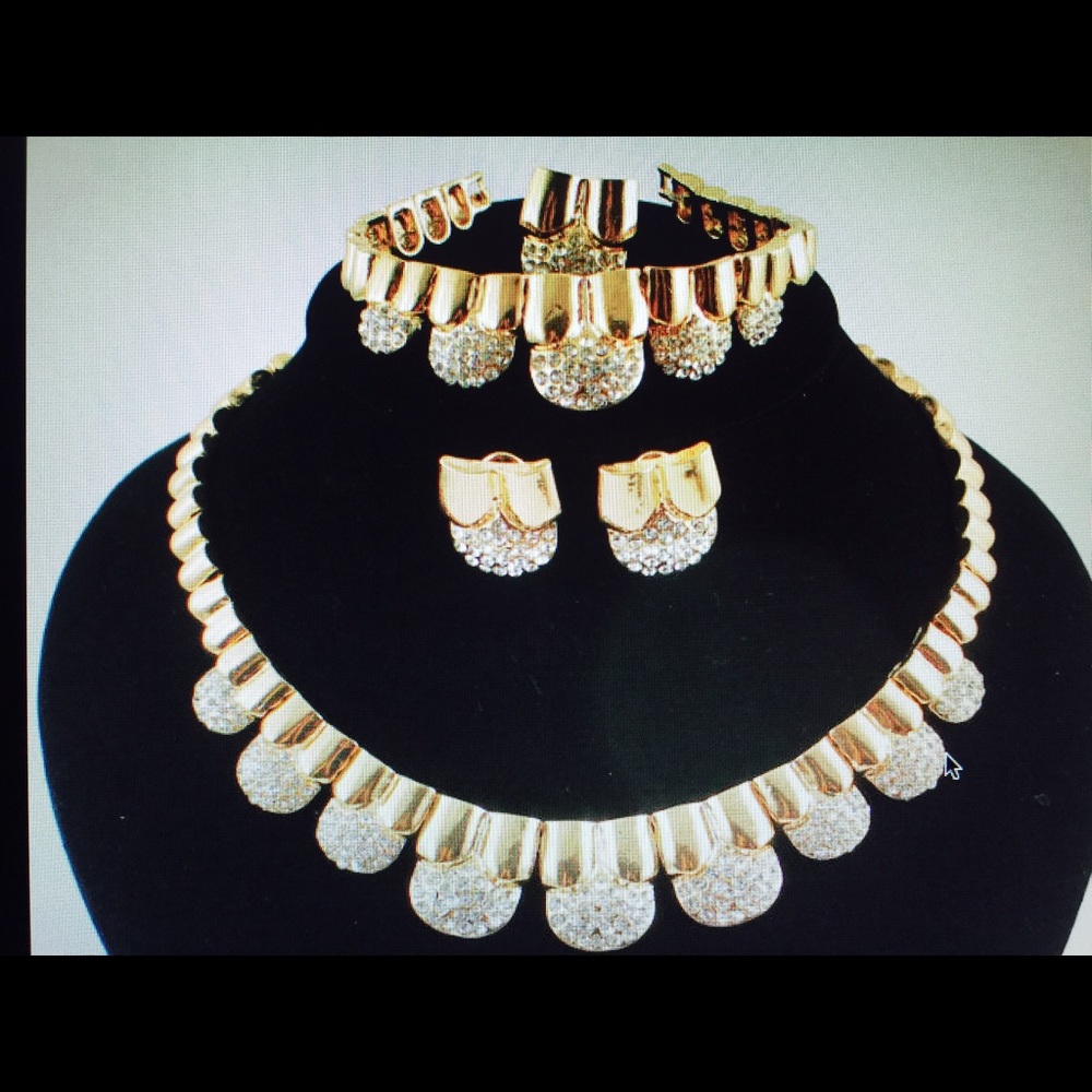 Plated gold necklace