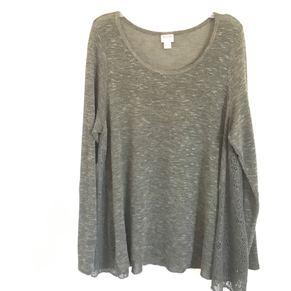 NWOT long sleeve lace side shirt