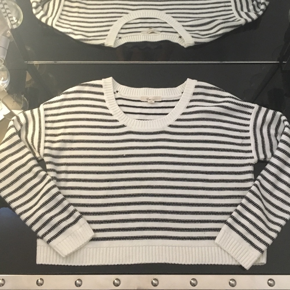 Forever 21 Black and White Stripe Sweater Size M