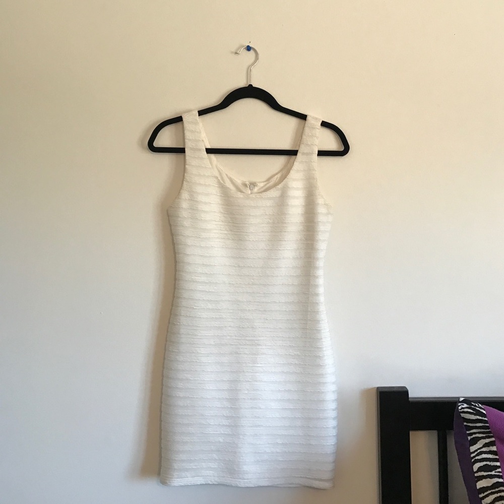 WHITE BODYCON DRESS