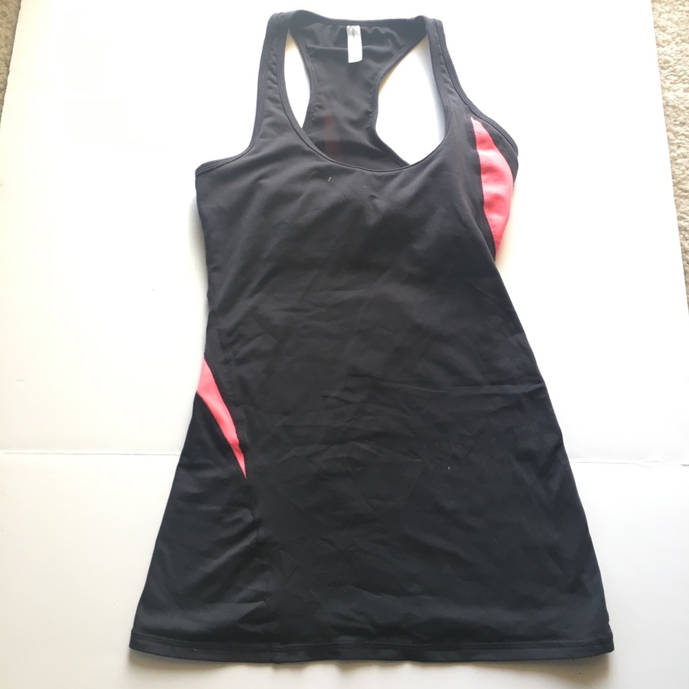 Gap Fit tank with built in bra