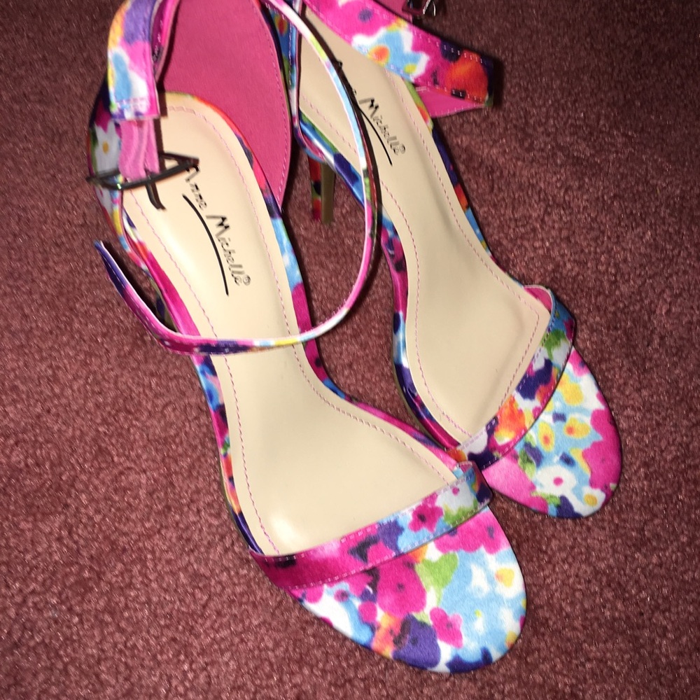 💜💜Floral Print High Heels