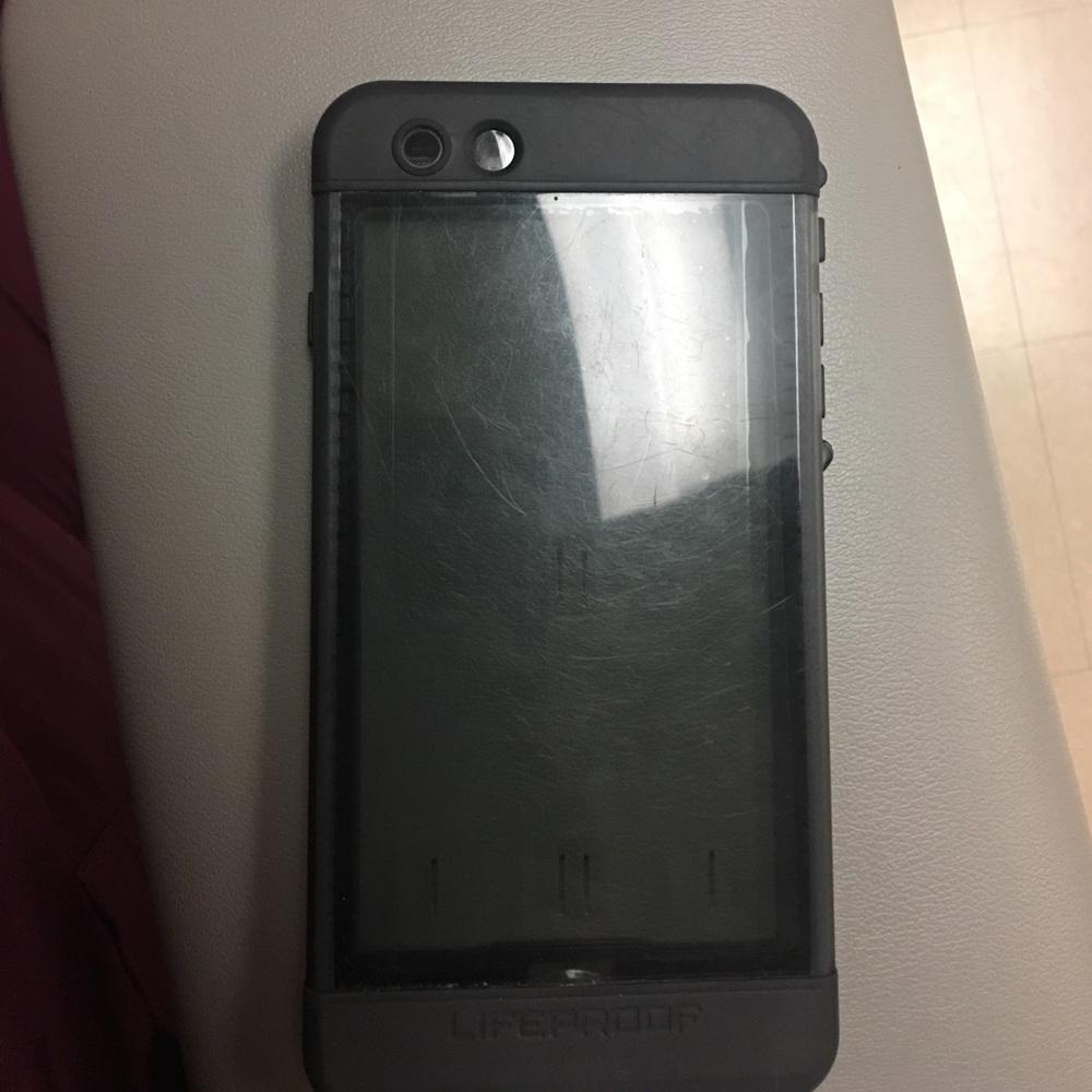 Black iPhone 6s Plus nudd case